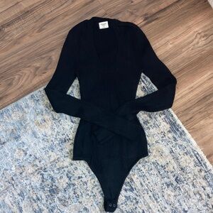 Abercrombie - Black Scoop Neck Bodysuit
